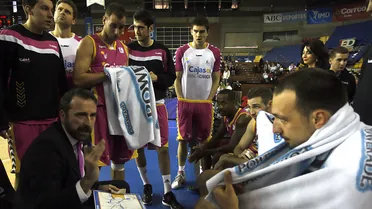 El futuro de… Banca Cívica: ¿o de nuevo Cajasol? ¿adiós a un patrocinio histórico? ¿marcará la continuidad del proyecto Plaza? Paul Davis se marcha en busca de retos mayores