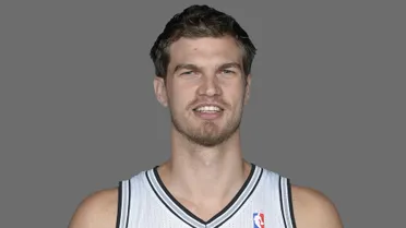 Memphis ridiculiza a Indiana; Tiago Splitter (17+14) se come a los Warriors