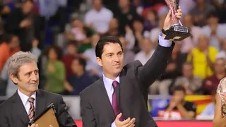 Xavi Pascual recibe el premio a su buen trabajo: una temporada más de contrato