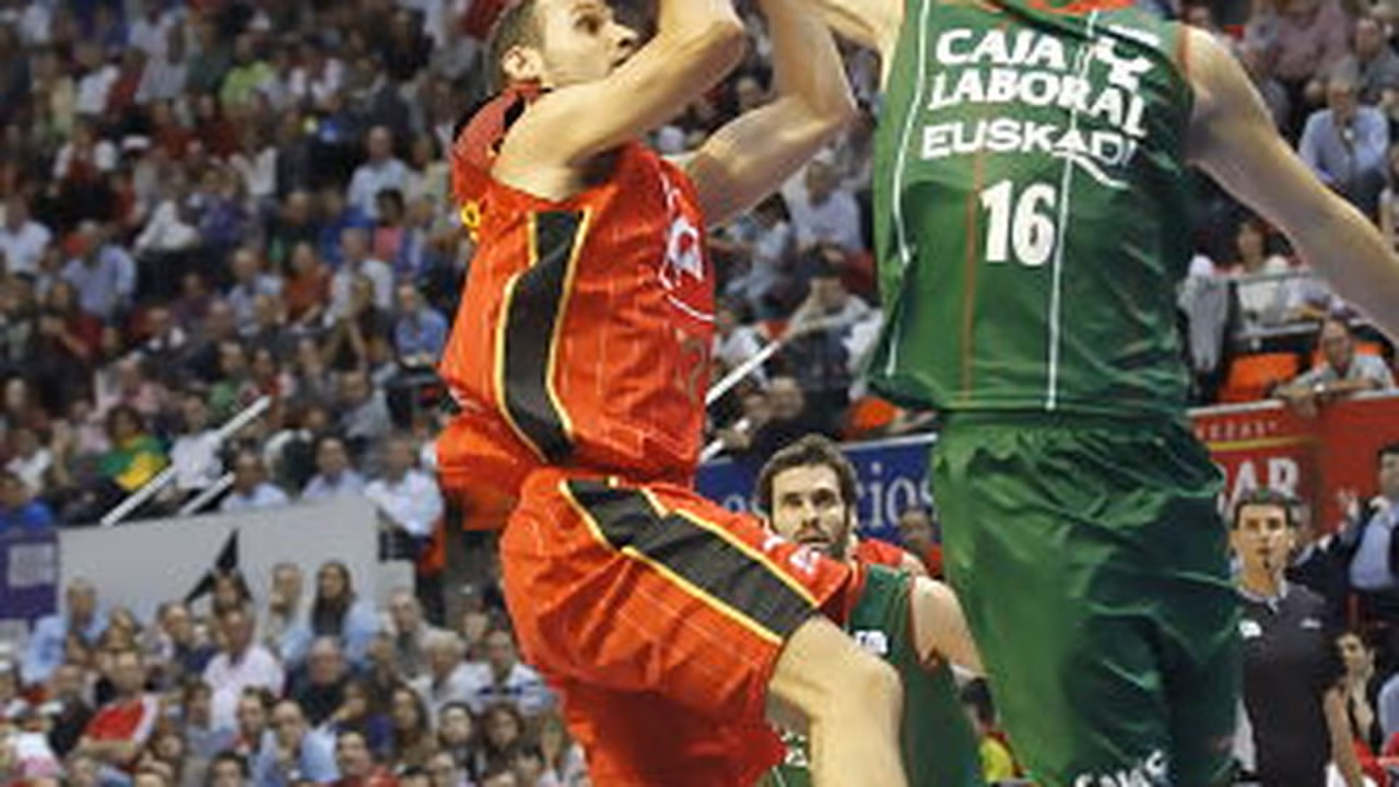La otra estadística en la Liga Endesa (J1): Lukauskis, máxima eficacia. Jaime Fernández explota sus minutos en cancha. Pedro Llompart, el jugador más decisivo de la jornada