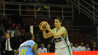 Los ex ACB, Lakovic (6 triples) e Ivanov (21 rebotes) aniquilan a Cantù