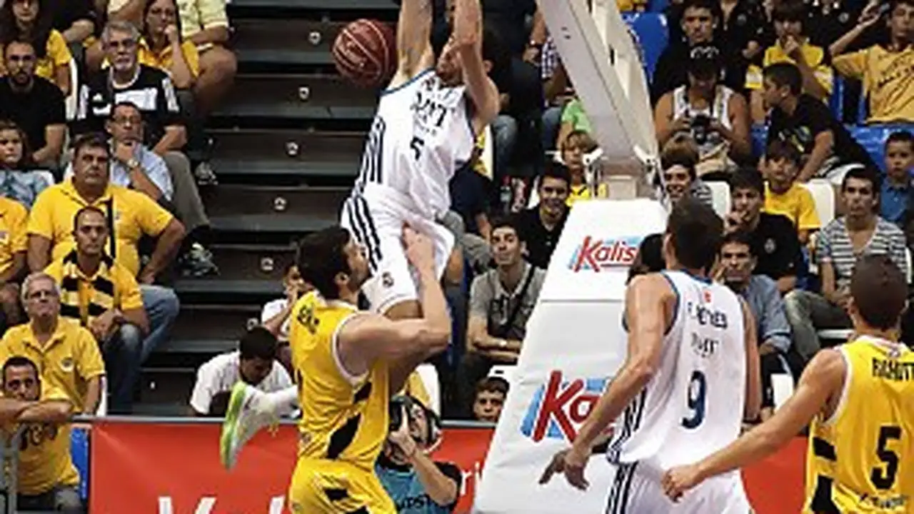 Real Madrid bate en la <i>foto finish</i> al CB Canarias (86-88)