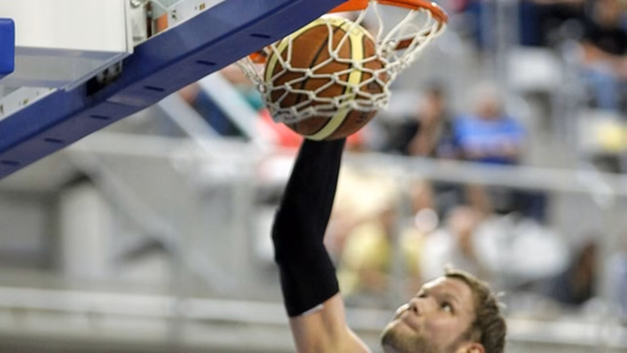 Sergio Llorente da el salto a una Adecco Oro en la que seguirá brillando Coppenrath