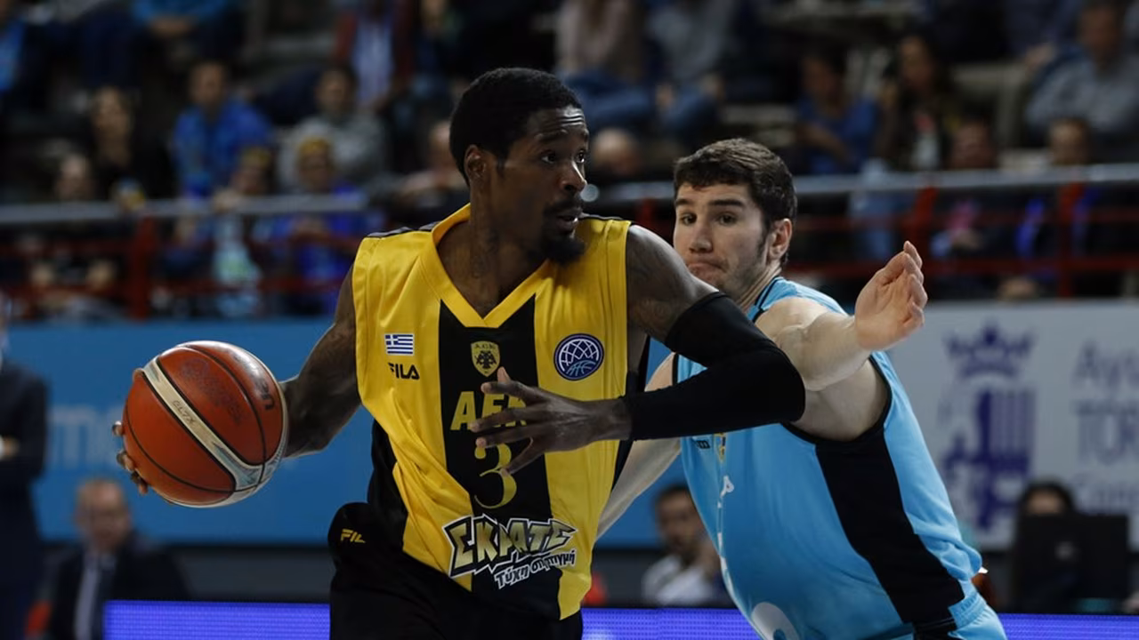 Un parcial de 0-17 finiquita a Movistar Estudiantes y mete al AEK en la pelea