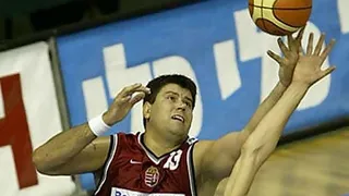El gigante Robert Gulyas será el pívot de Unicaja