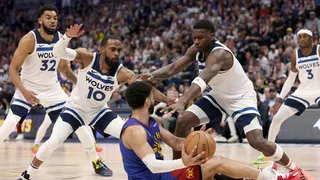 La defensa de Wolves derrite a Nuggets y van a por el barrido
