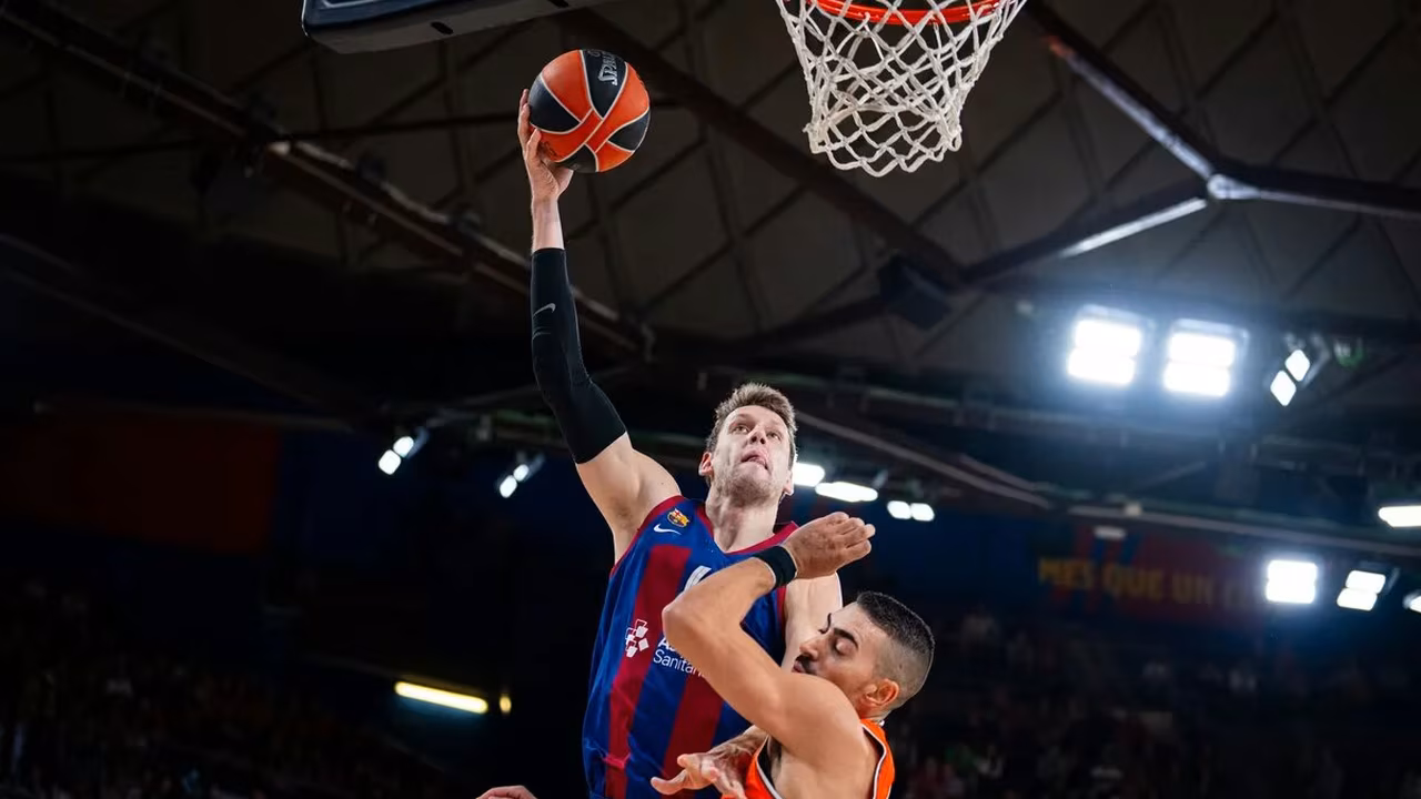 Barcelona venció al Valencia y consolida al Palau como una fortaleza