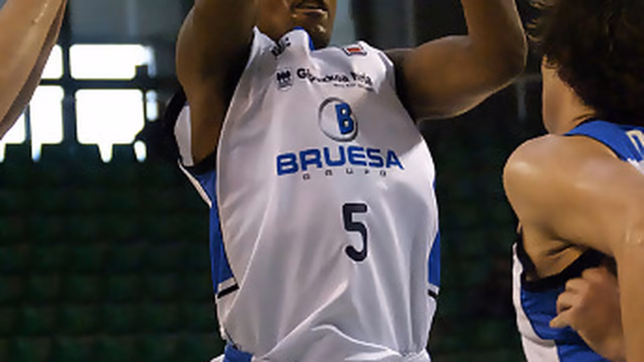 Gipuzkoa Basket: Hopkins renueva una temporada más