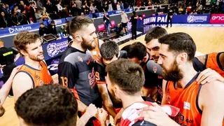 Valencia consigue una victoria agónica antes de la final de Eurocup (72-73)