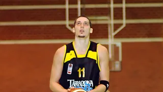 Llega la primera rescisión en las LEB: Lan Mobel prescinde del pívot británico Andrew Bennett y ficha como sustituto a Chris Mortellaro, ex-ADT