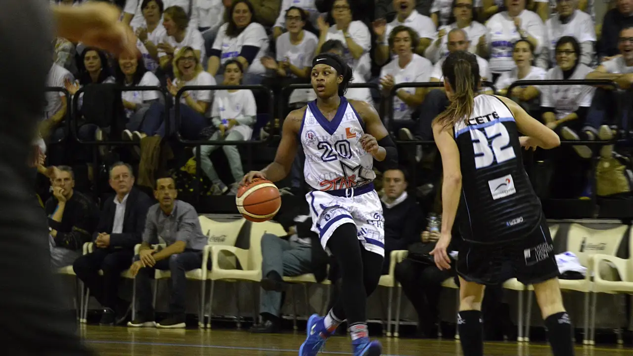 Ferrol y Araski ganan el primer asalto y se sitúan a un paso de semifinales