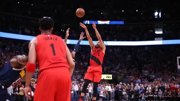 Playoffs NBA: McCollum se disfraza de Lillard para viajar a las Finales del Oeste