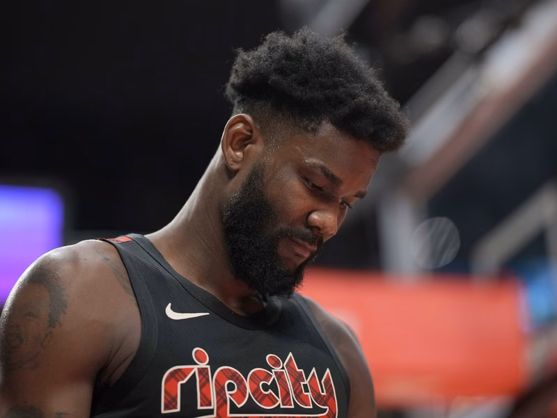 DeAndre Ayton promedia 12 puntos, pero sostiene que es un jugador de contrato máximo