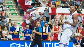 Baron se viste de Campazzo y lleva a UCAM al liderato a pesar del partido de Fogg (83-75)