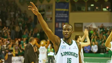 Nobel Boungou-Colo lidera la osadía gala y humaniza a Valencia Basket (72-92)