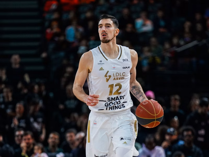 Nando De Colo sigue haciendo historia en la Euroliga
