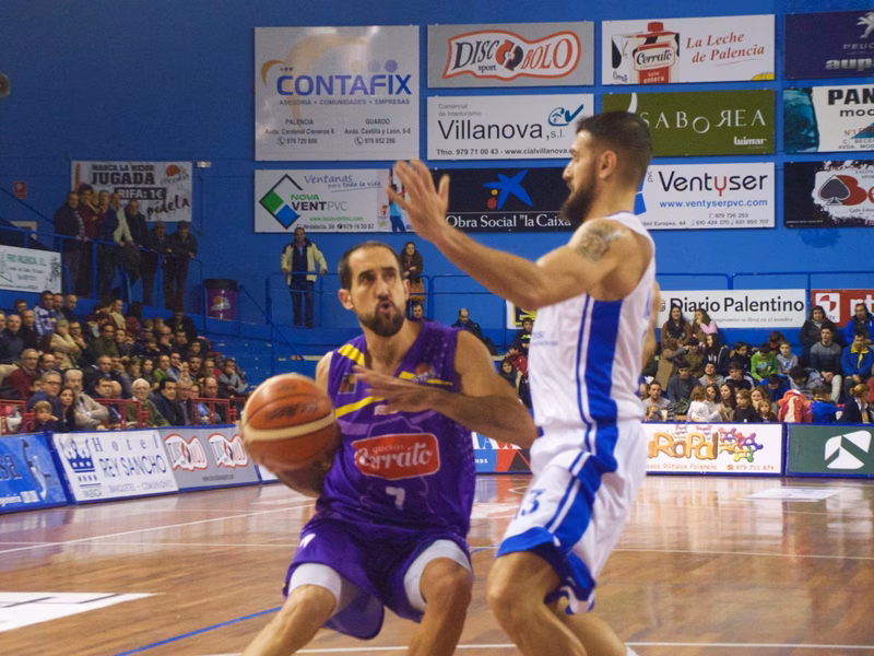 Palencia y GBC no fallan; Arévalo roza el triple-doble y aleja a Coruña de la Copa