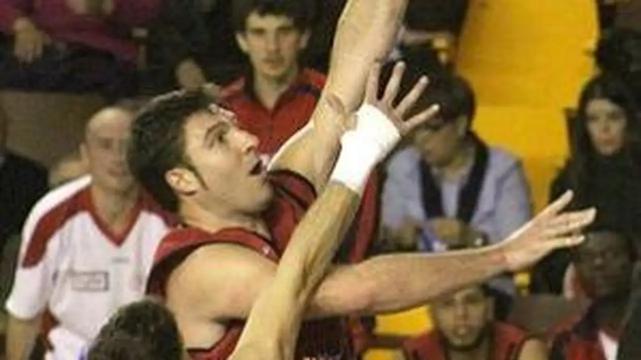 SOSBaloncestoLeón, la última esperanza para mantener a flote a Baloncesto León