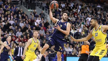 Campazzo pasa, Carroll y Randolph ejecutan (97-103)