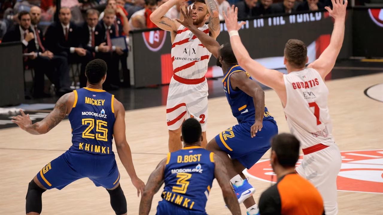 Alexey Shved y Mike James, brillo individual para un fracaso colectivo