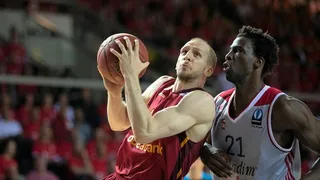 Strasbourg viajará a Estambul con una renta de cuatro puntos (66-62)