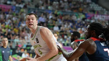 Eslovenia le aguanta veinte minutos a la Estados Unidos más eficaz (76-119)