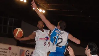 Ted Berry completa la pareja de bases de Gijón Baloncesto