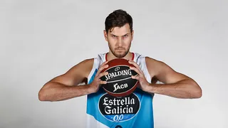 Jordan Bachynski, entre 3 y 6 meses de baja