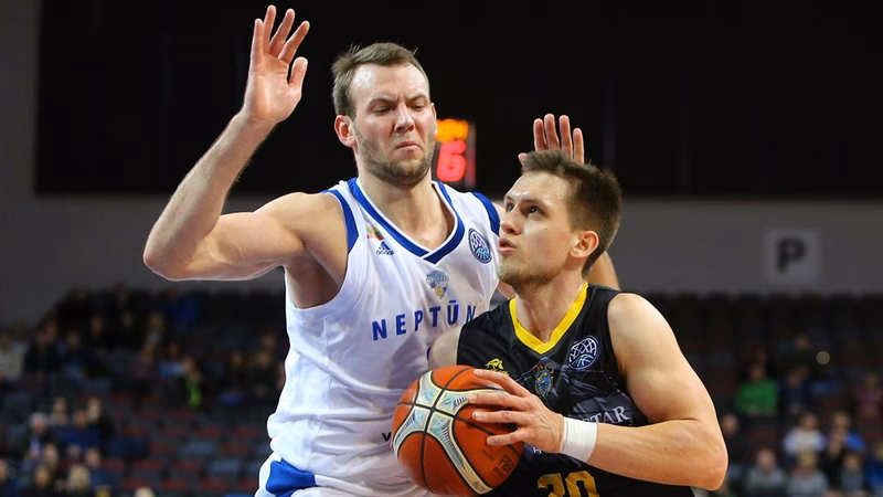 Iberostar Tenerife pasa primero a octavos de la BCL tras vencer con solvencia al Neptunas