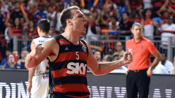Rafa Luz manda y dirige a Flamengo y Jeleel Akindele y Durand Scott adelantan a Vaqueros