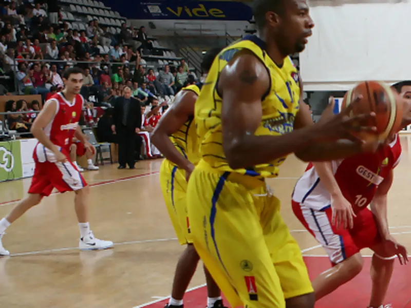 Clemmons se perderá lo que resta de temporada