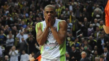 Campanada del Bayern en una noche negra para los españoles. Partidazo de Pleiss