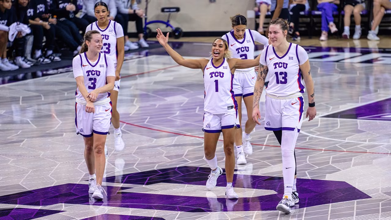 NCAA: TCU y Xavi López marcan un inicio para la historia