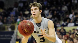 Longevidad en los banquillos y el cañonero Travis Bader romperá el record de triples