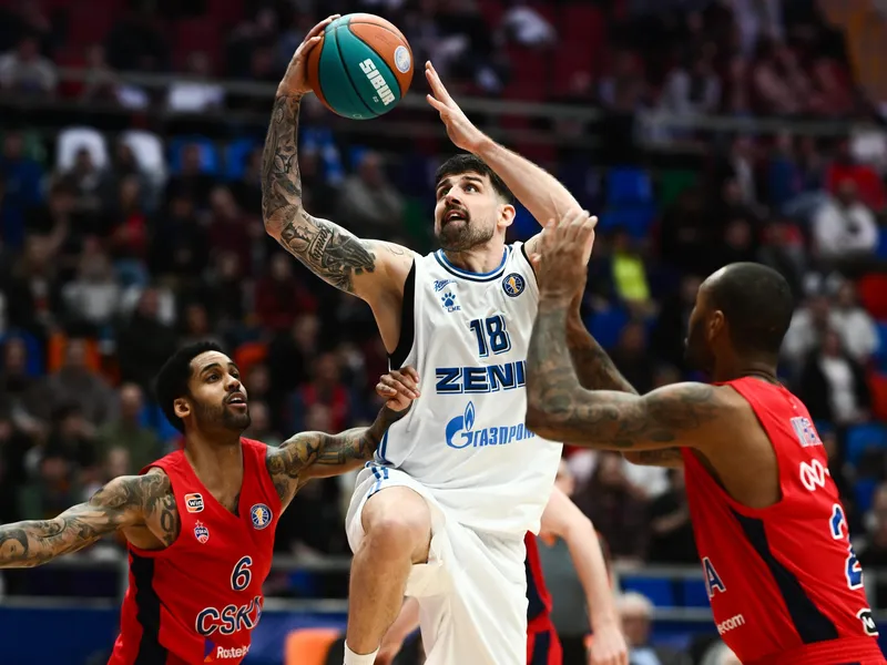 Zenit y Xavi Pascual fichan para Playoffs y anuncian la salida de Adrien Moerman