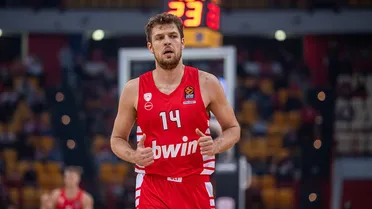 Vezenkov, tocado y preocupación a corto plazo en Olympiacos