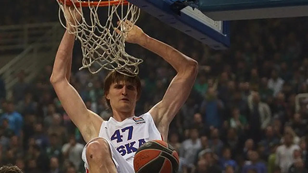 Kirilenko, descomunal, acaba con la resistencia griega y clasifica al CSKA para la F4