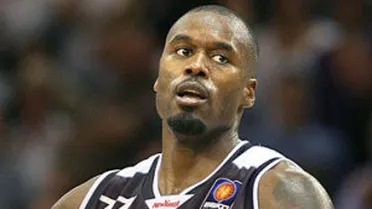 Liga griega (J10):  Jimmy Baxter vuelve, Marcus Goree y Hernold Gardener se van. Bavcic MVP