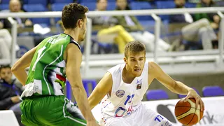 La Roda asalta Alicante; Granada, Albacete y Hospitalet, líderes; Hansen, MVP