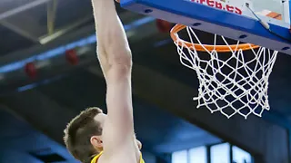 ¿Qué busca Gregg Popovich en Aron Baynes?