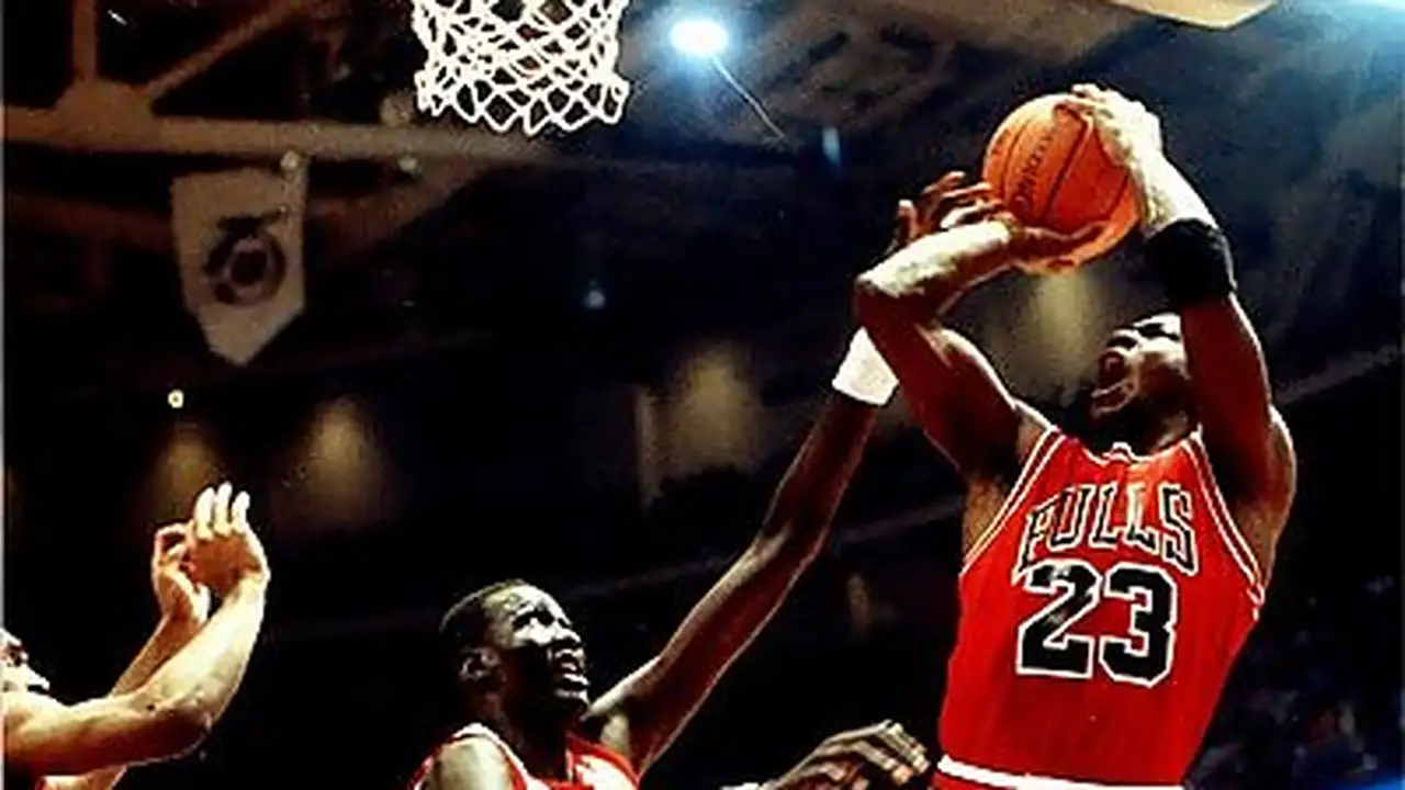 Michael Jordan se emociona en su ingreso en el Hall of Fame