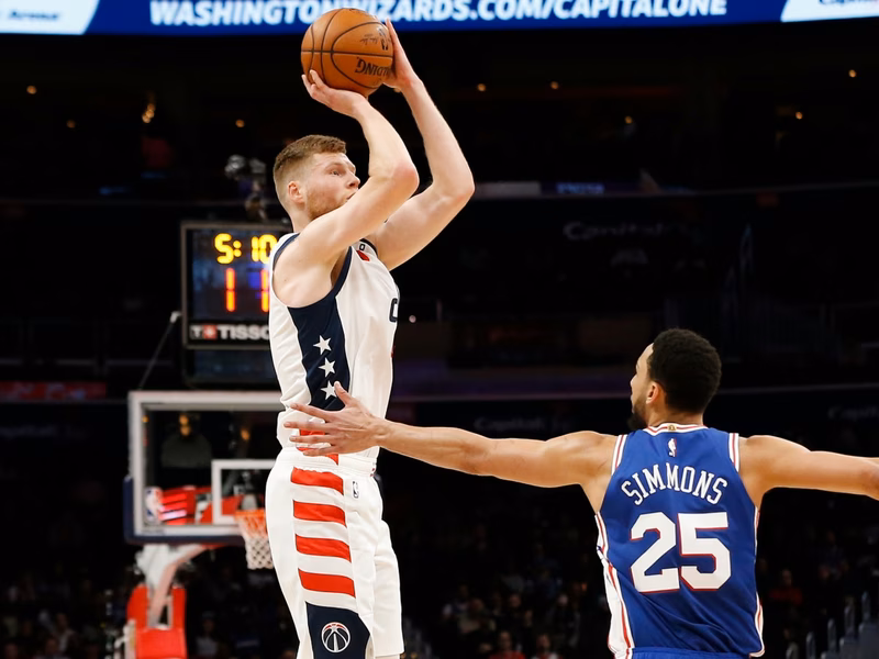 Un Davis Bertans de récord fulmina desde el triple