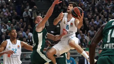 Desastre en el OAKA: Panathinaikos remonta 16 puntos en la segunda parte (82-80)