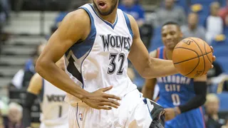 Karl-Anthony Towns, tres en uno