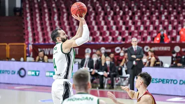 La Penya conquista Venecia y certifica la clasificación para el TOP16 (75-89)