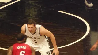 Golpe en el pecho de LeBron (49 puntos); bocanada de aire para los Blazers