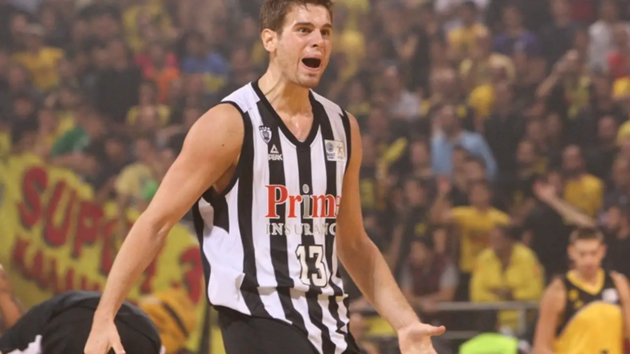Bogris, un pívot a la antigua usanza para Morabanc Andorra. Así juega