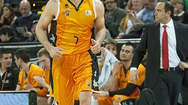 Panko (MVP); Moncho Fernández (Entr.); Llull-Ribas-Rudy-Panko-Muscala, 5 ideal