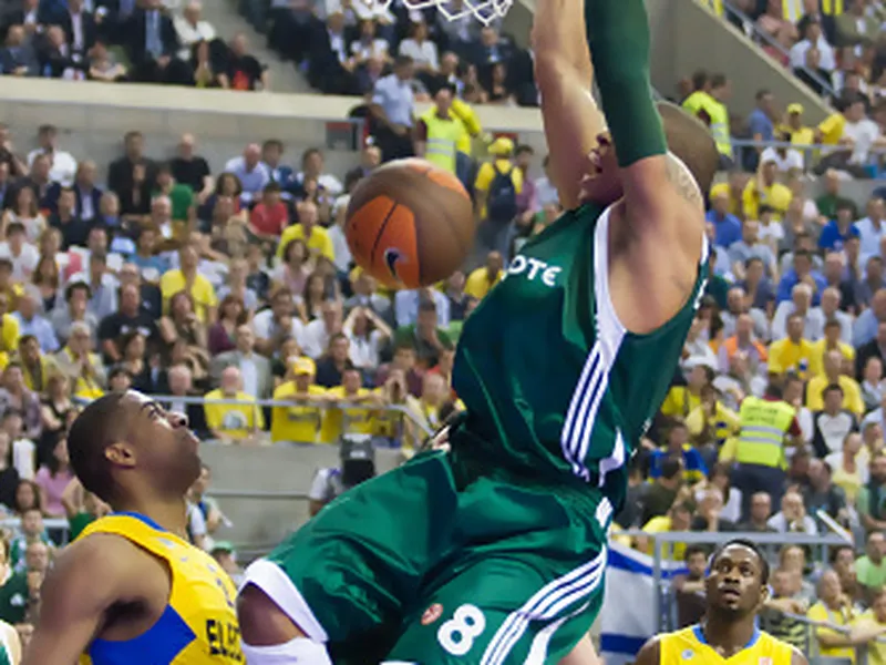 Euroleague Top 16 (J6, miércoles) Panathinaikos vence a Unics pero un inoperativo Fenerbahçe no lo aprovecha