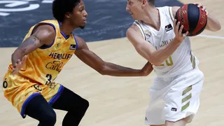 El Real Madrid aguanta la reacción canaria en su vuelta a la competición (91-73)